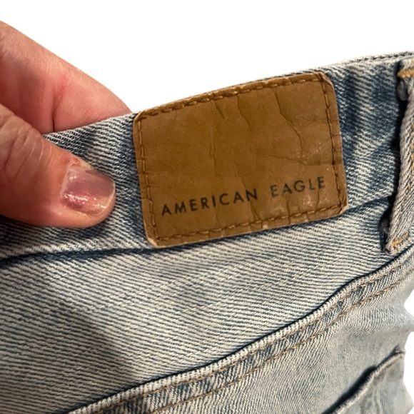 American Eagle Outfitters Distressed Blue Jeans - Picture 3 of 4